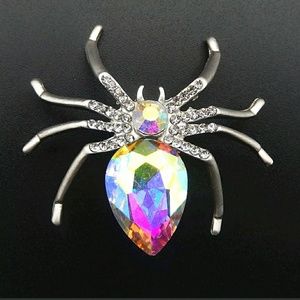 No Arachnophobia here! Stunning Spider Brooch